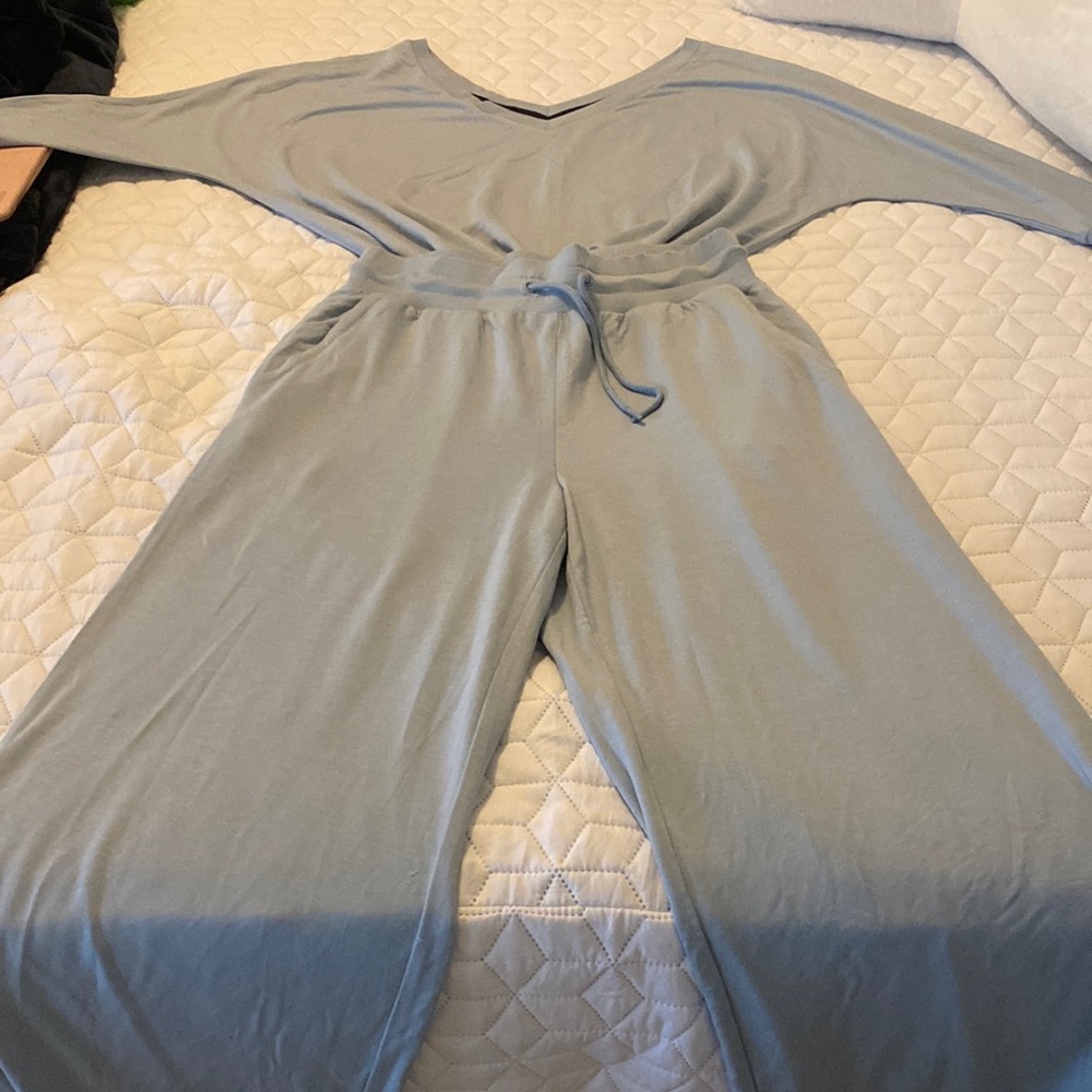 Boden super soft Two piece light blue lounge set